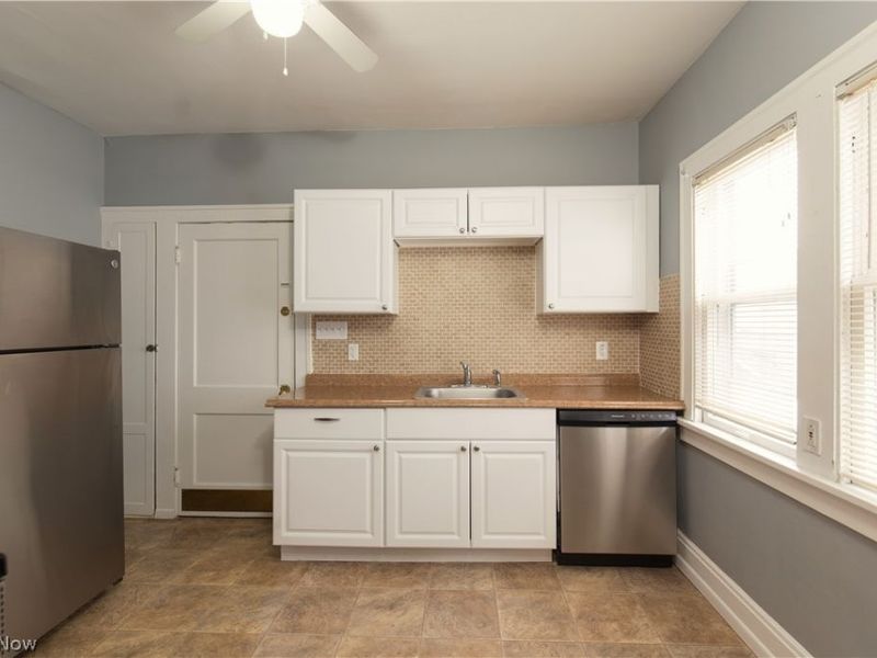 2169 Olive Avenue, Unit 1, Lakewood, OH 44107 Photo 8
