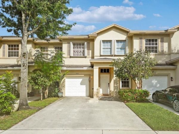 323 Spruce Street, Unit 323, Boynton Beach, FL 33426
