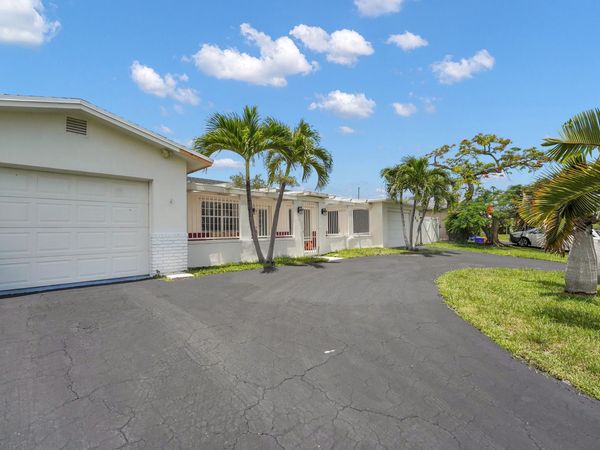 555 NW 50TH Place, Boca Raton, FL 33431