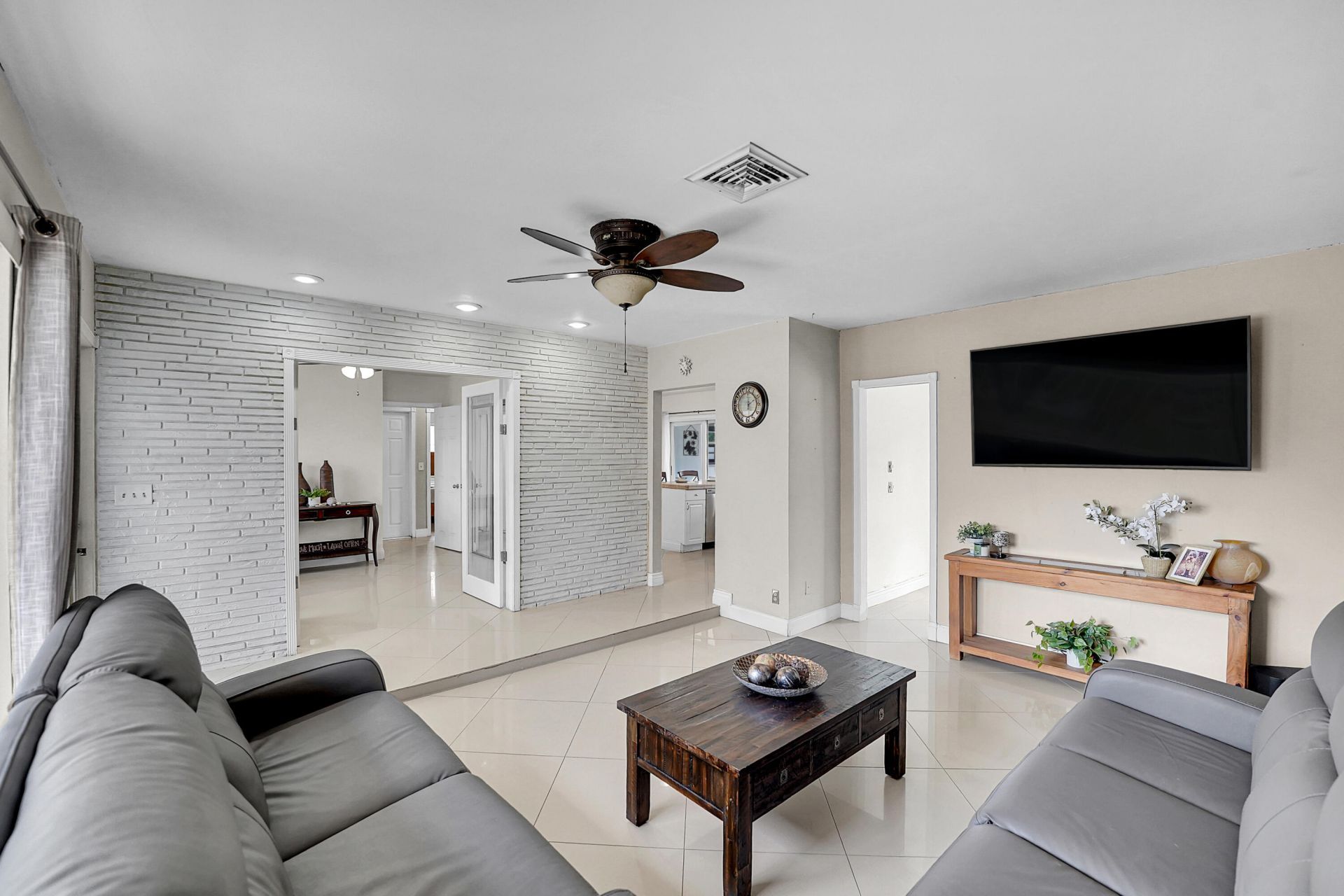 555 NW 50th Place, Boca Raton, FL 33431 Photo