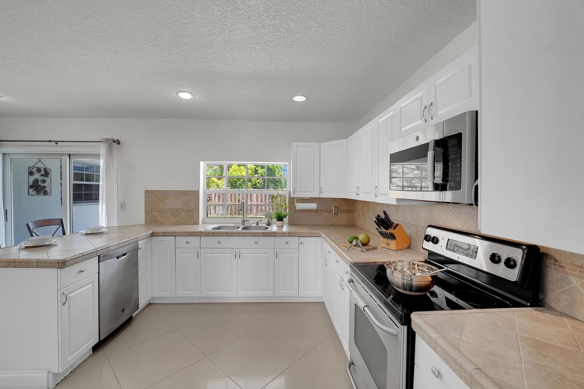555 NW 50th Place, Boca Raton, FL 33431 Photo