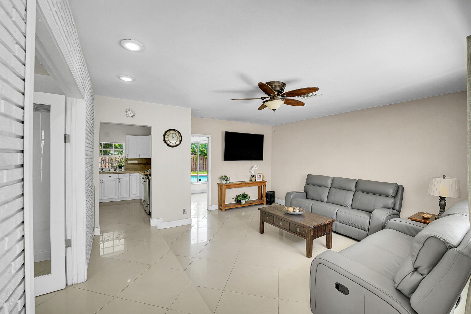 555 NW 50th Place, Boca Raton, FL 33431 Photo