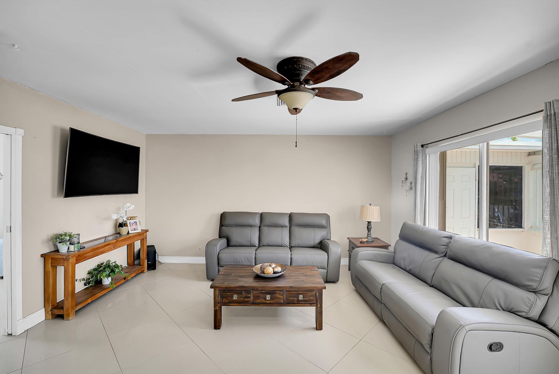 555 NW 50th Place, Boca Raton, FL 33431 Photo
