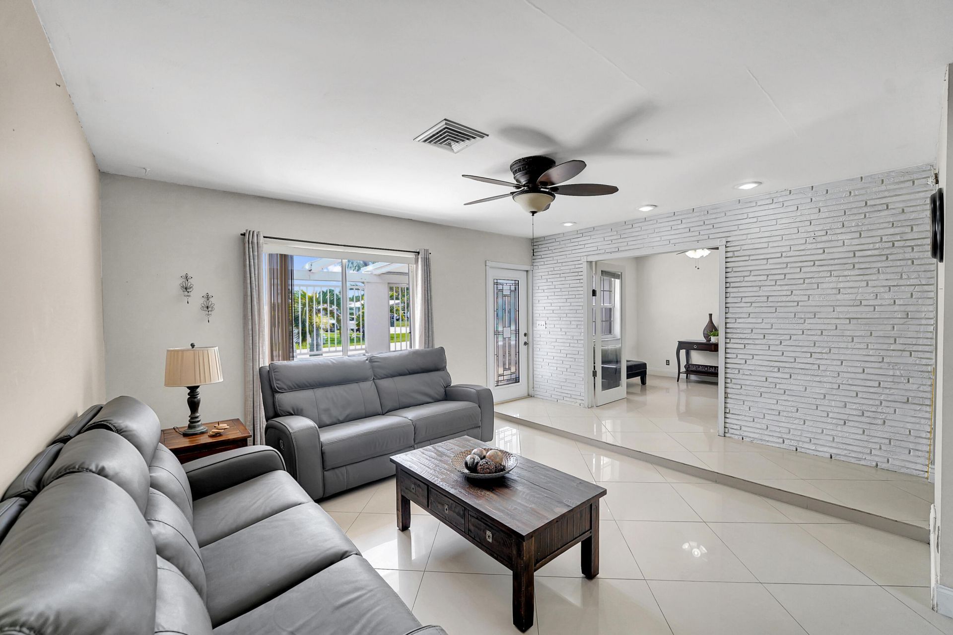 555 NW 50th Place, Boca Raton, FL 33431 Photo