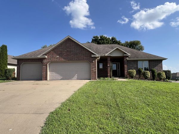 501 Falcon Heights , Rogersville, MO 65742
