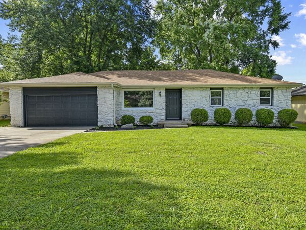 736 E Greenwood Street , Springfield, MO 65807