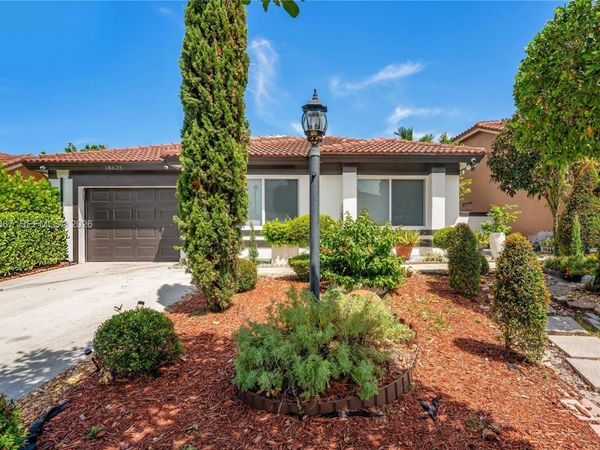 18625 NW 53rd Ave , Miami Gardens, FL 33055