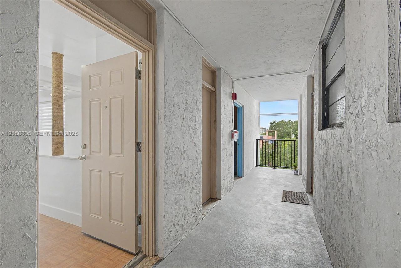 12590 NE 16th Ave, Unit 402, North Miami, FL 33161 Photo