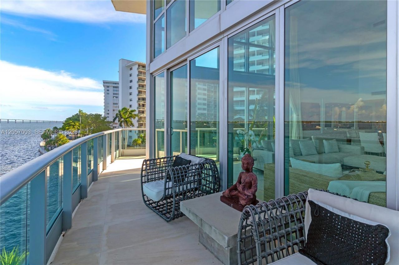 1331 Brickell Bay Dr, Unit BL-48, Miami, FL 33131 Photo