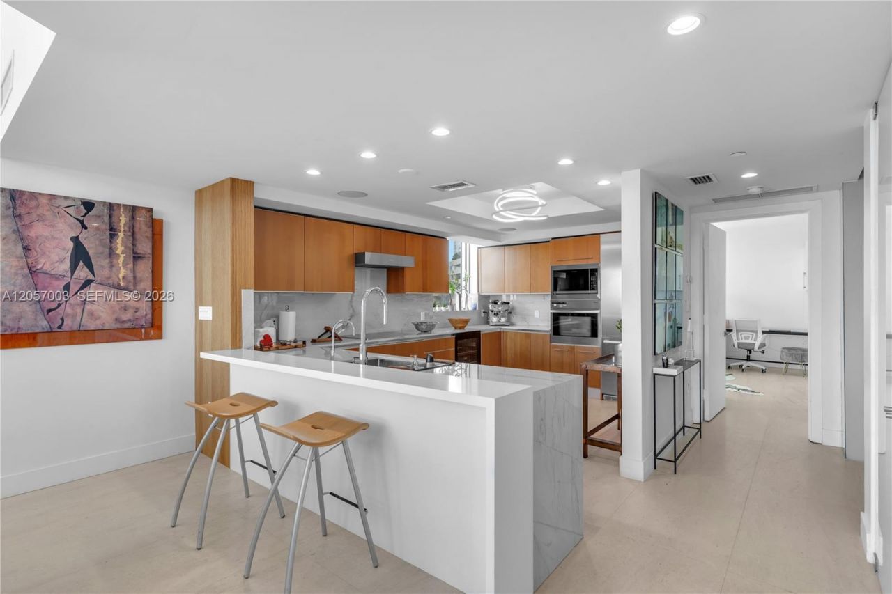1331 Brickell Bay Dr, Unit BL-48, Miami, FL 33131 Photo