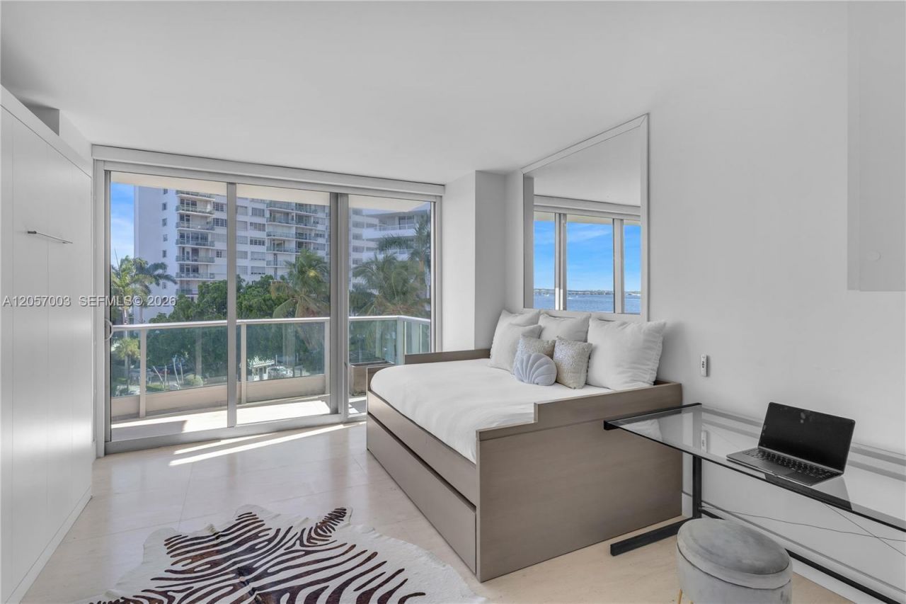 1331 Brickell Bay Dr, Unit BL-48, Miami, FL 33131 Photo
