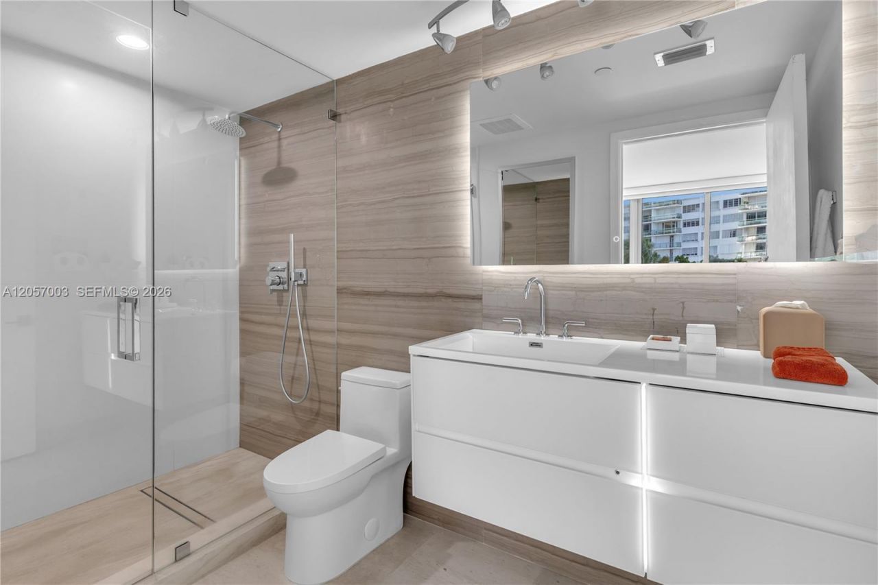 1331 Brickell Bay Dr, Unit BL-48, Miami, FL 33131 Photo
