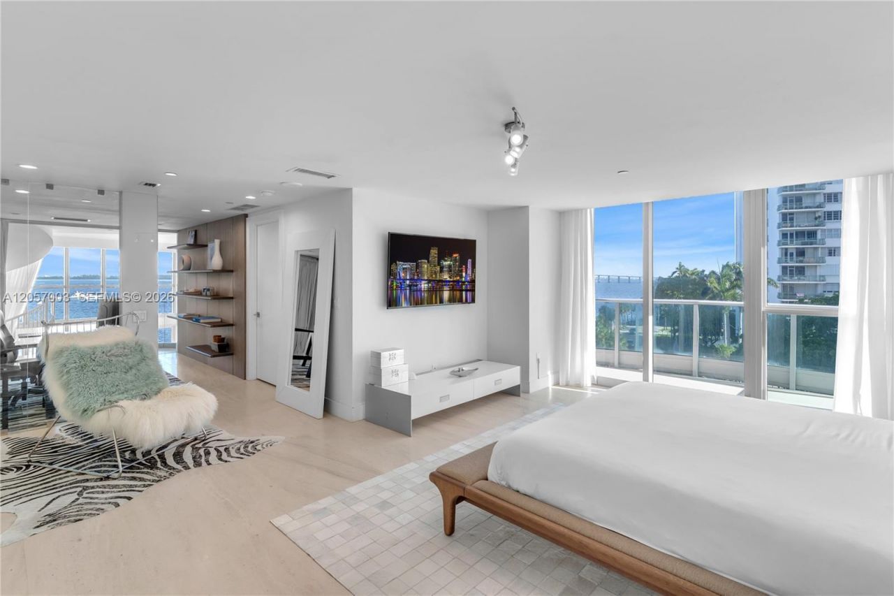 1331 Brickell Bay Dr, Unit BL-48, Miami, FL 33131 Photo