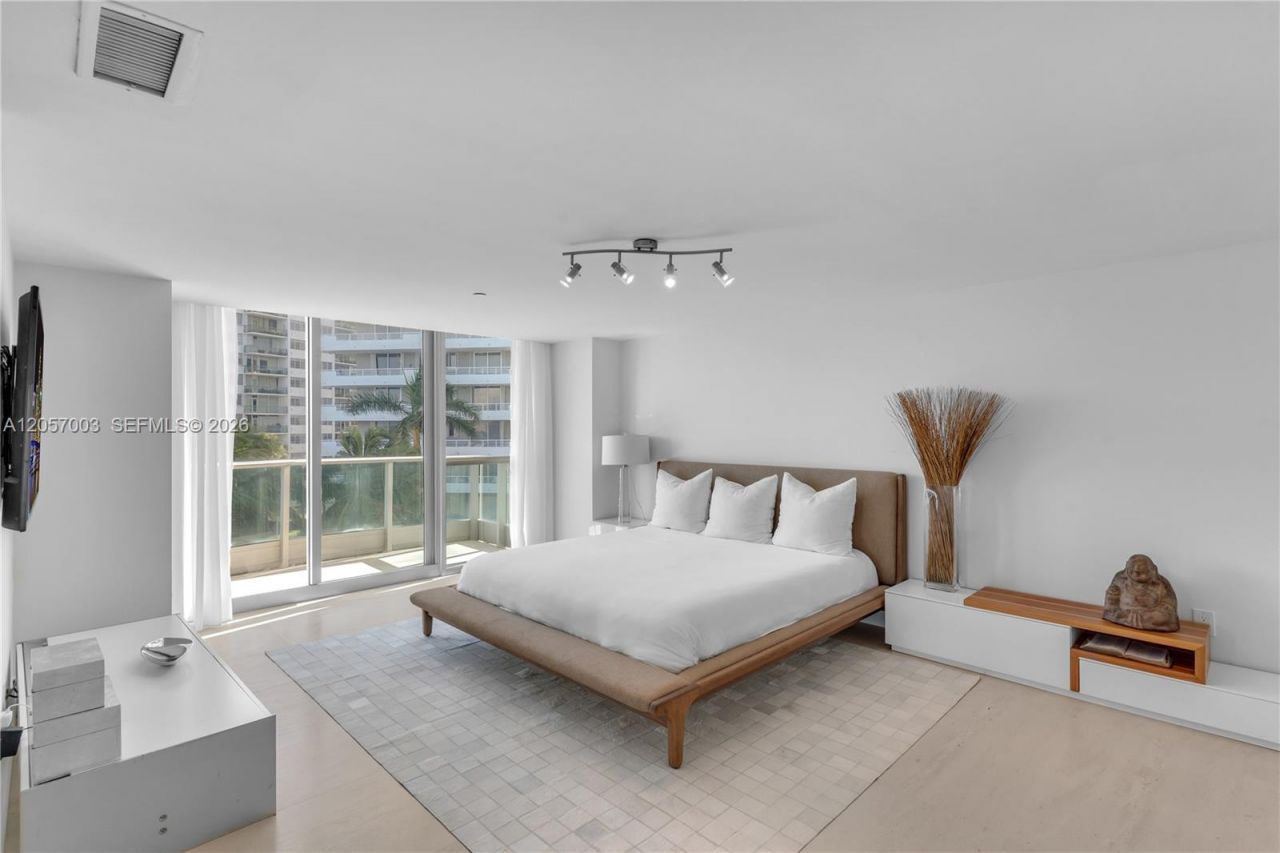 1331 Brickell Bay Dr, Unit BL-48, Miami, FL 33131 Photo