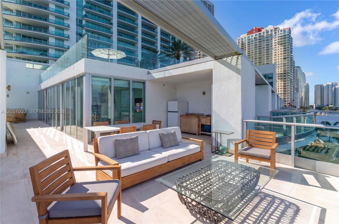1331 Brickell Bay Dr, Unit BL-48, Miami, FL 33131 Photo