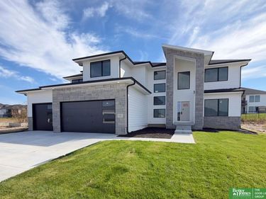 5427 N 213th Avenue, Elkhorn, NE 68022
