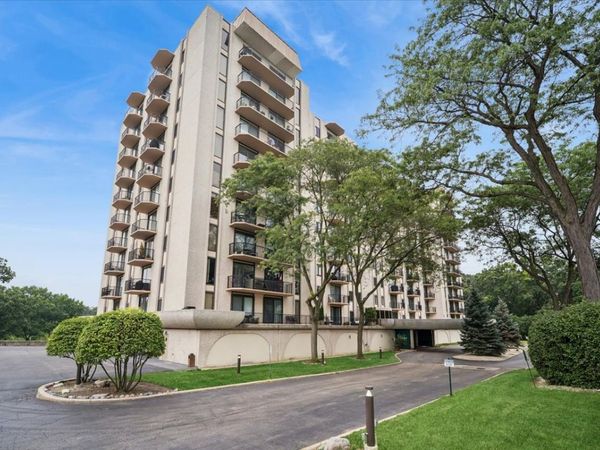 190 S Wood Dale Road, Unit 710, Wood Dale, IL 60191