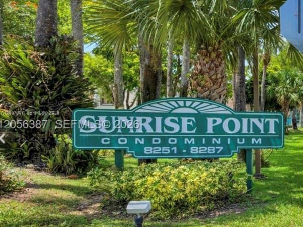 8261 SW 128th St , Unit 203, Pinecrest, FL 33156