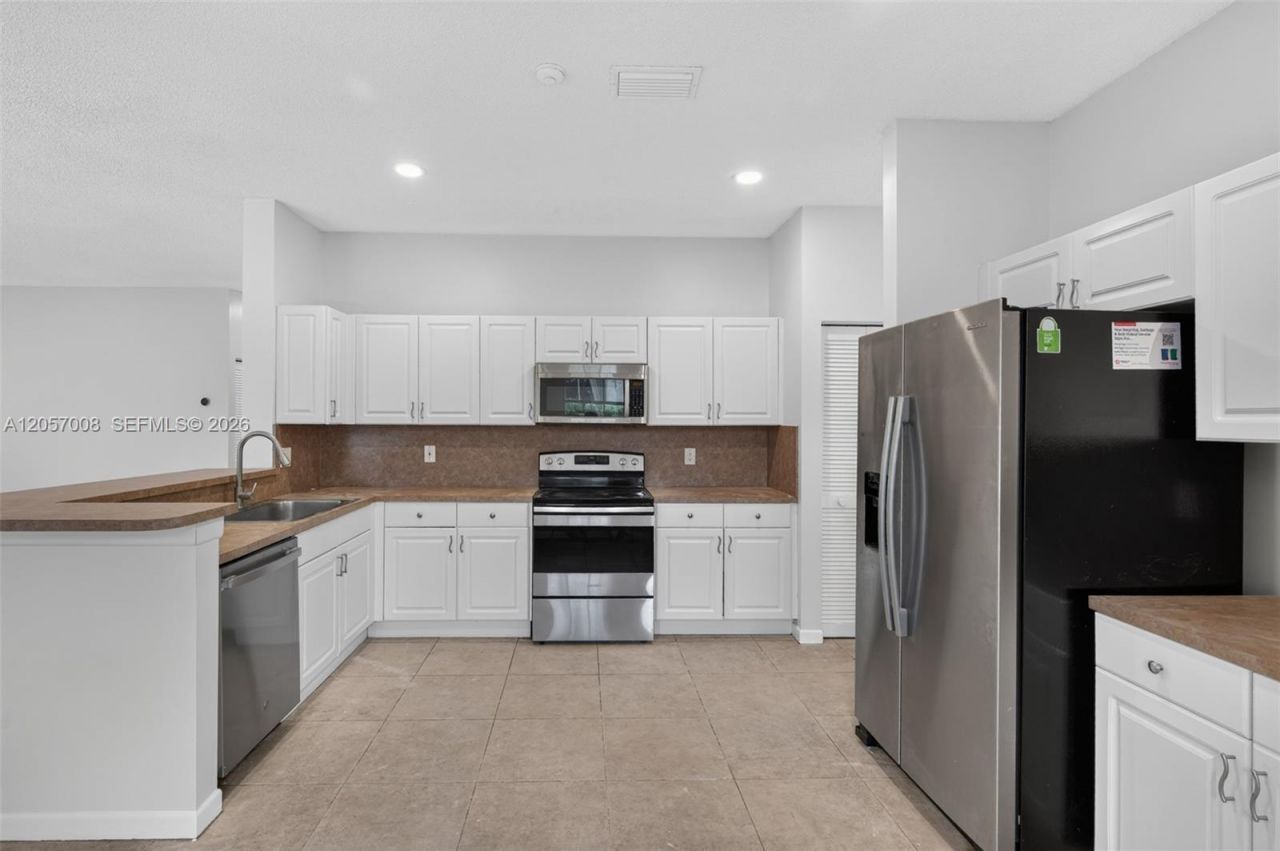 498 Cambridge Ln, Weston, FL 33326 Photo