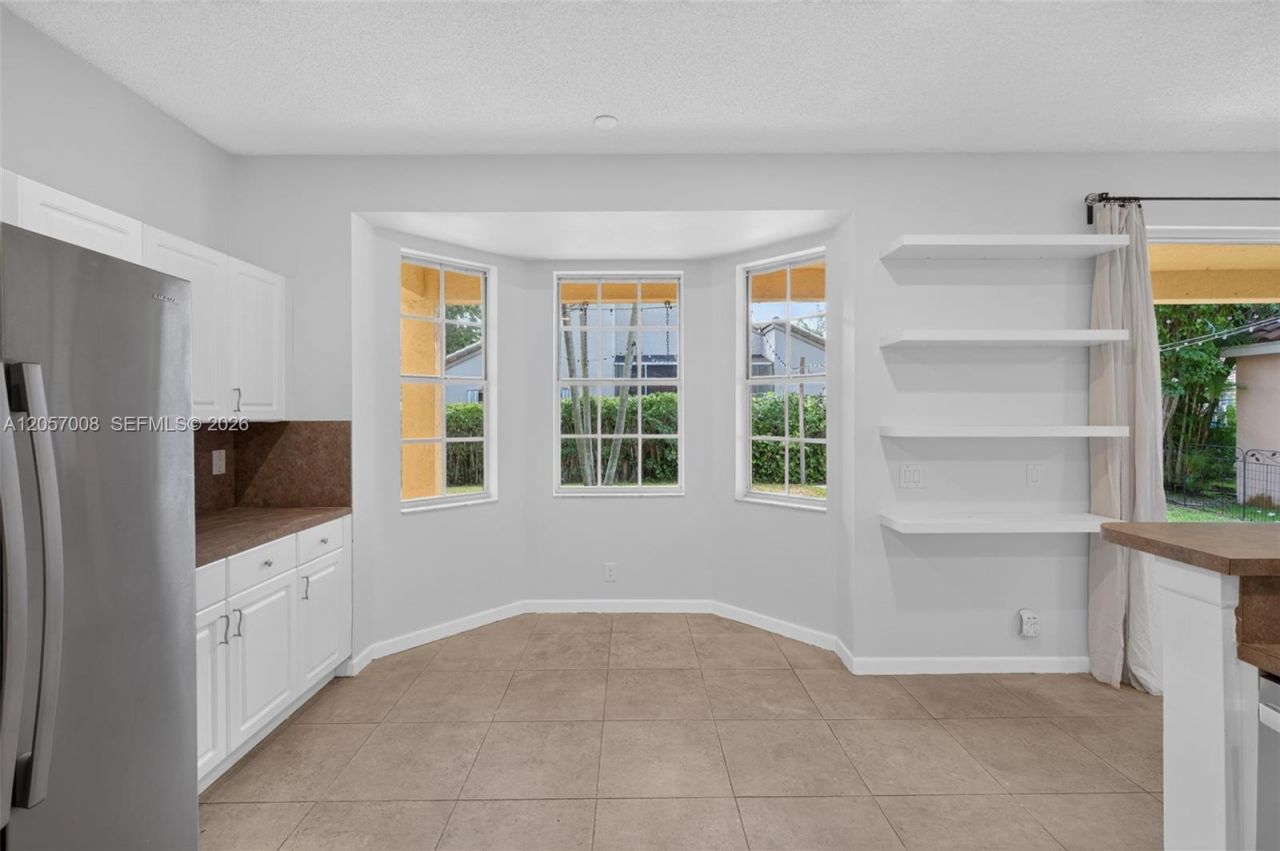 498 Cambridge Ln, Weston, FL 33326 Photo