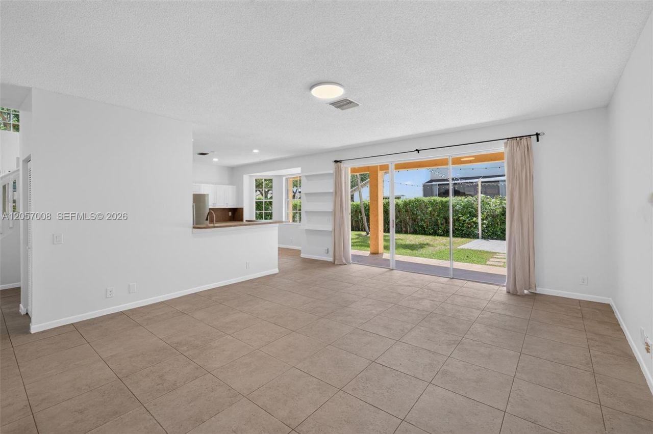 498 Cambridge Ln, Weston, FL 33326 Photo