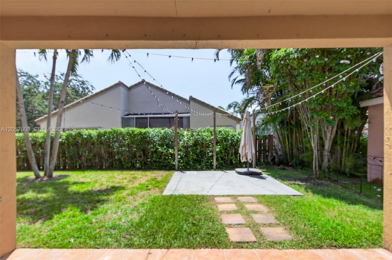 498 Cambridge Ln, Weston, FL 33326 Photo