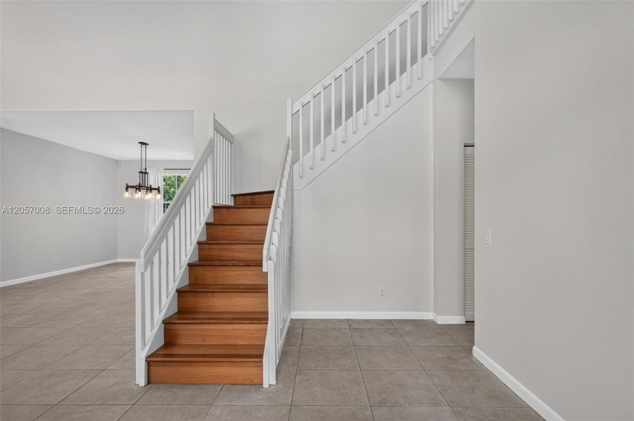498 Cambridge Ln, Weston, FL 33326 Photo