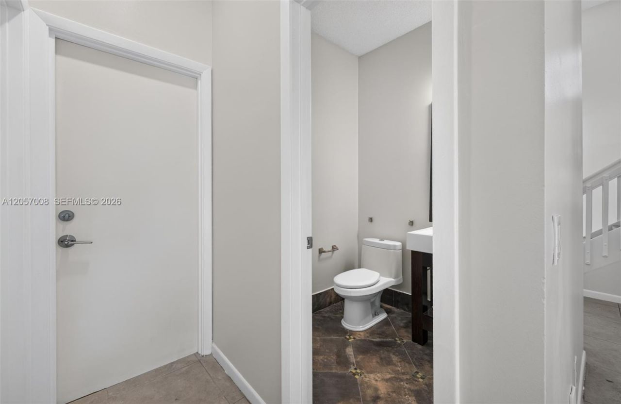 498 Cambridge Ln, Weston, FL 33326 Photo