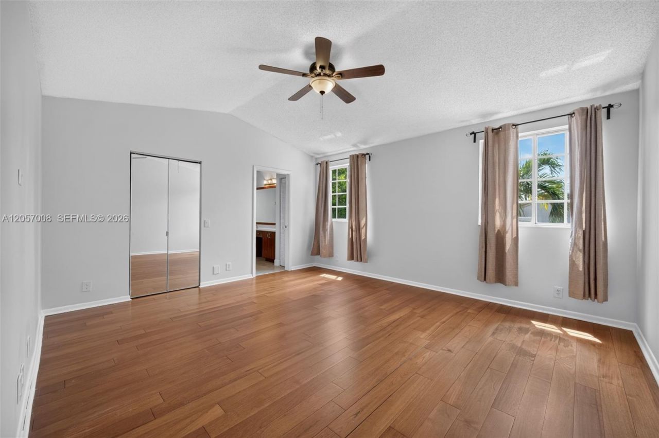 498 Cambridge Ln, Weston, FL 33326 Photo