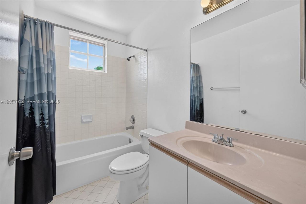 498 Cambridge Ln, Weston, FL 33326 Photo