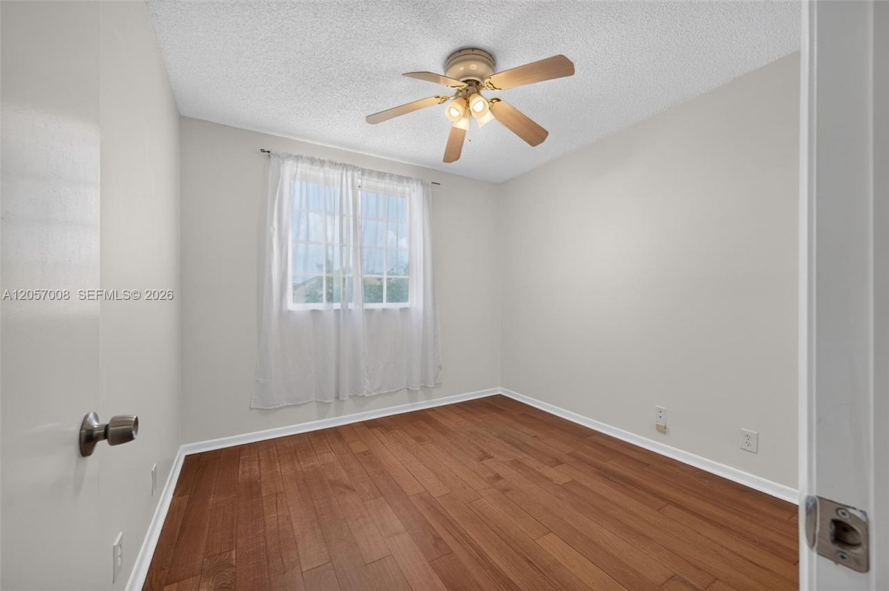 498 Cambridge Ln, Weston, FL 33326 Photo