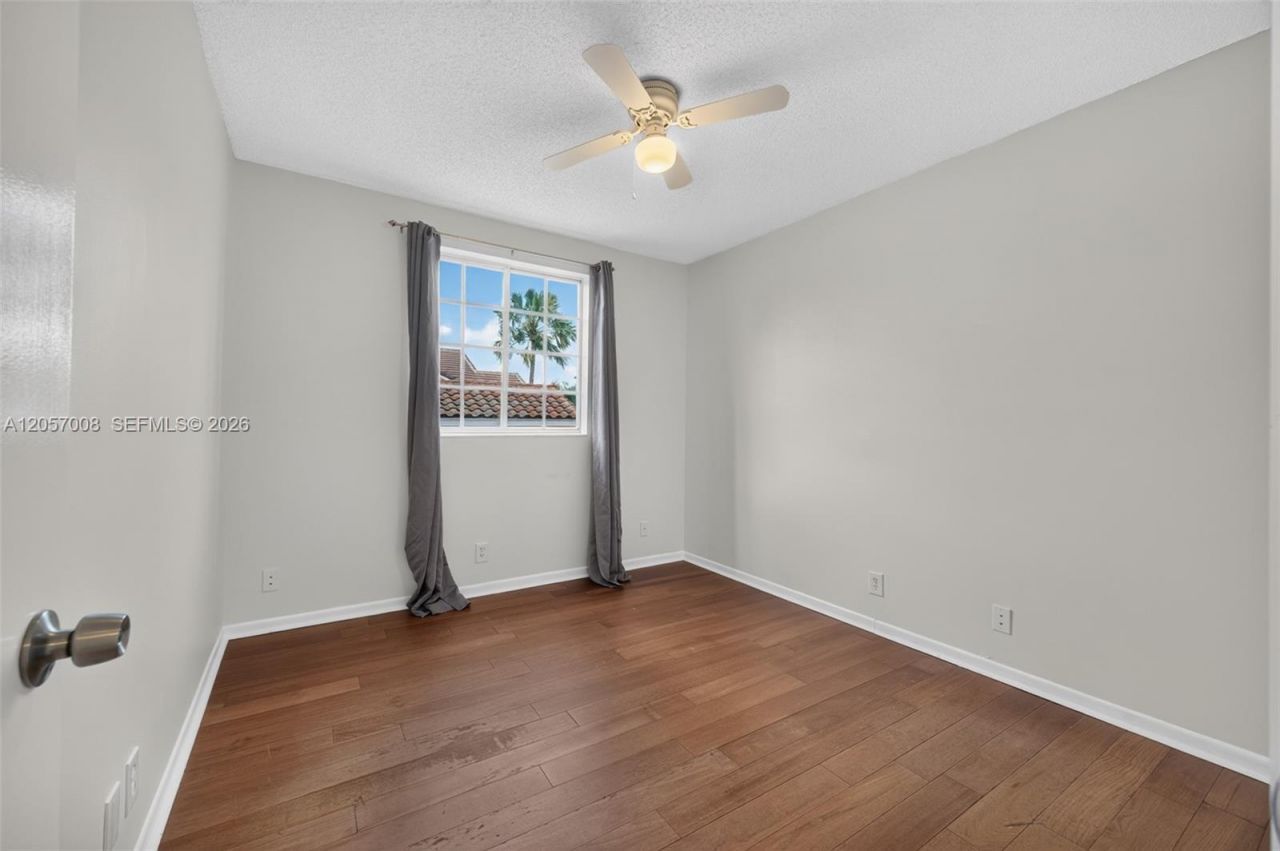 498 Cambridge Ln, Weston, FL 33326 Photo