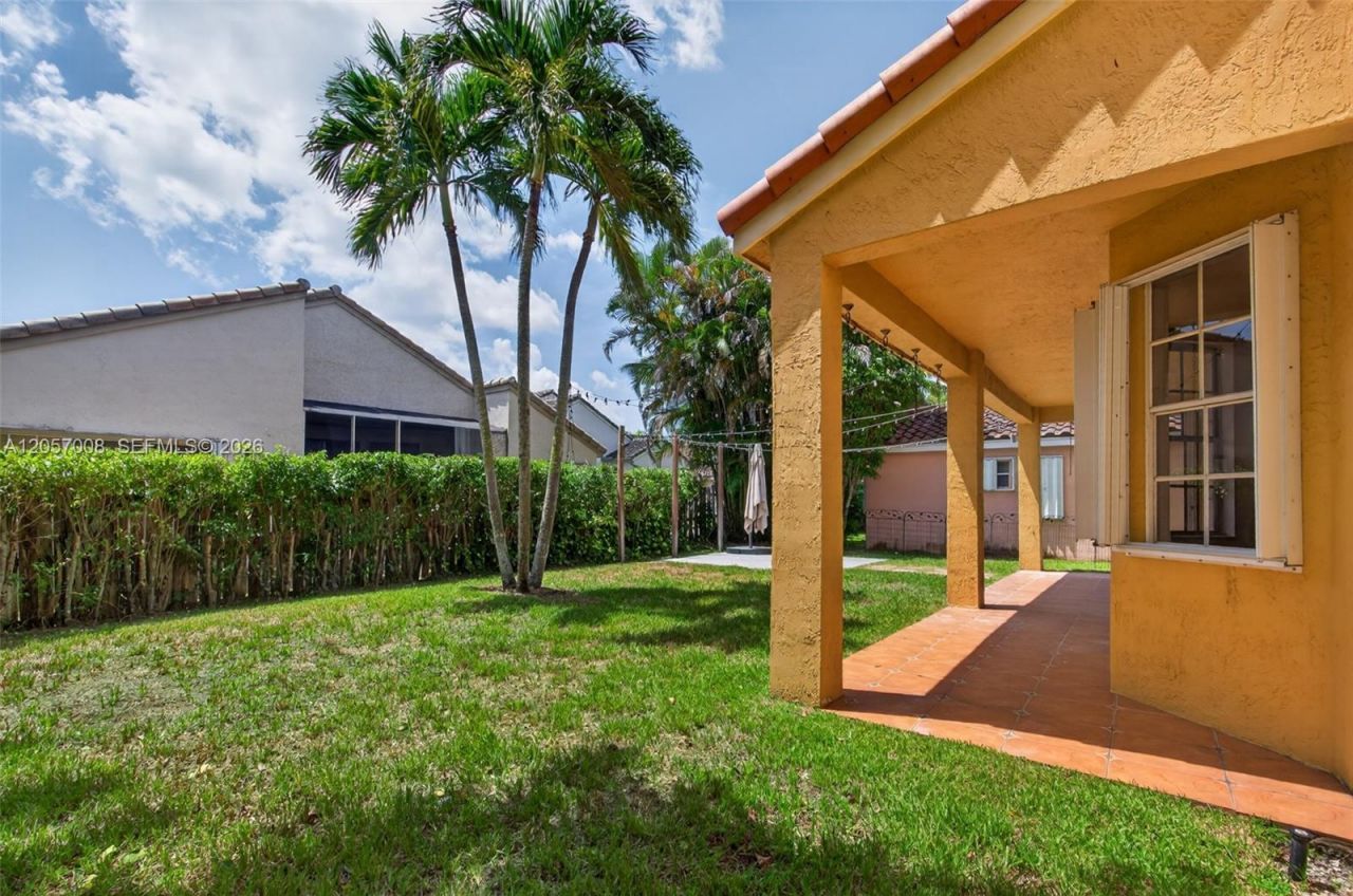 498 Cambridge Ln, Weston, FL 33326 Photo