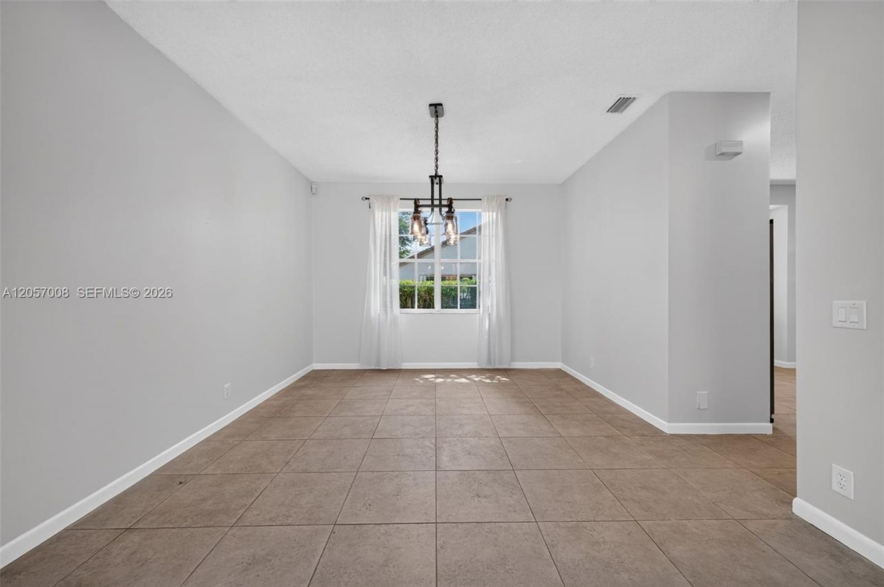 498 Cambridge Ln, Weston, FL 33326 Photo