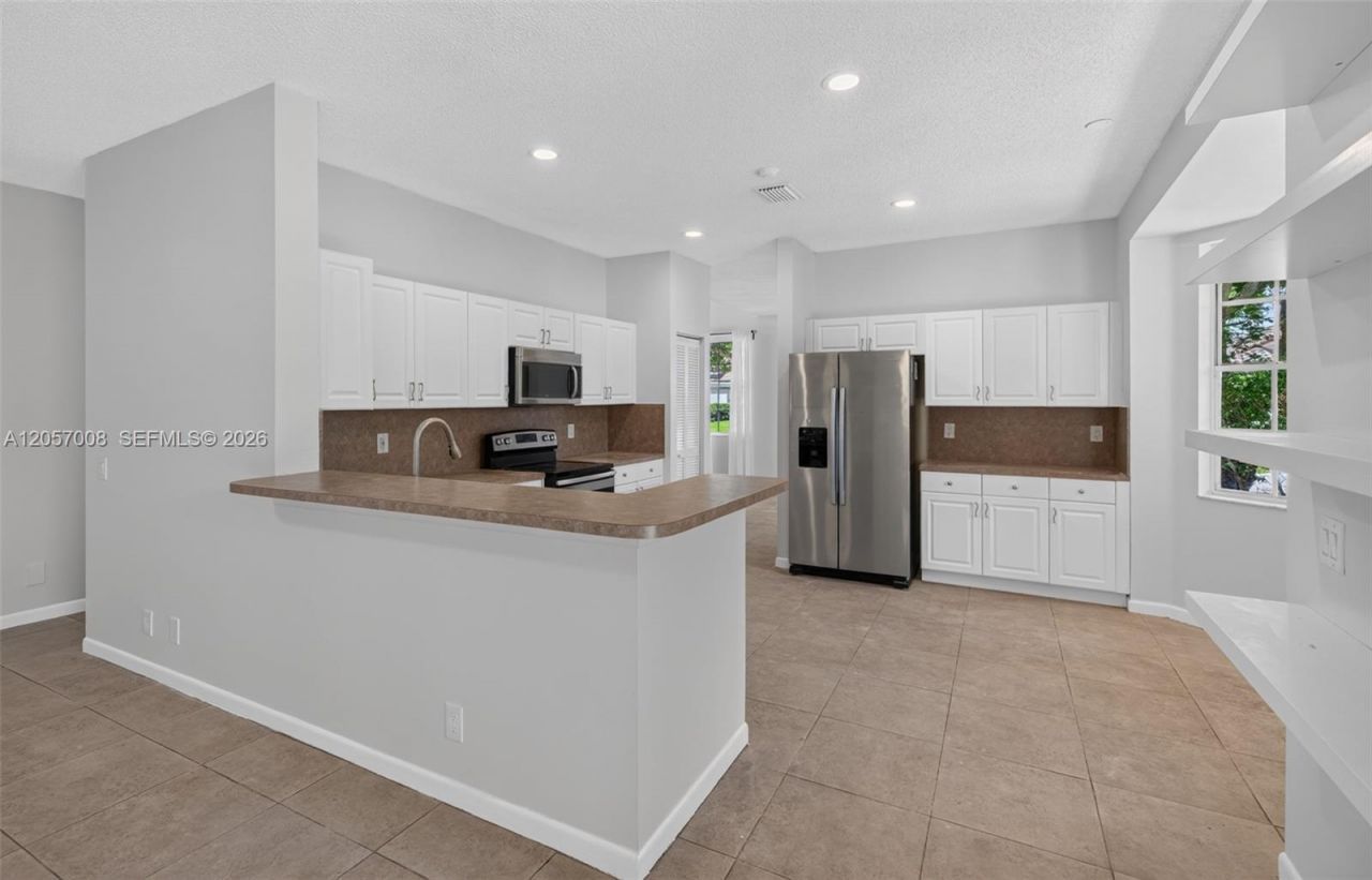 498 Cambridge Ln, Weston, FL 33326 Photo