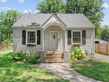 1752 Flandrau Street, Maplewood, MN 55109