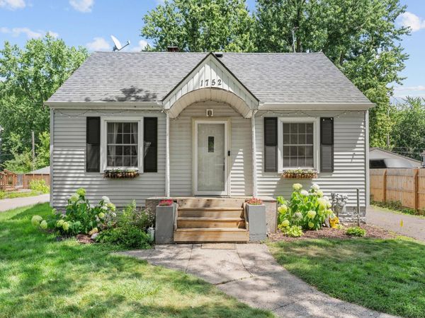 1752 Flandrau Street , Maplewood, MN 55109