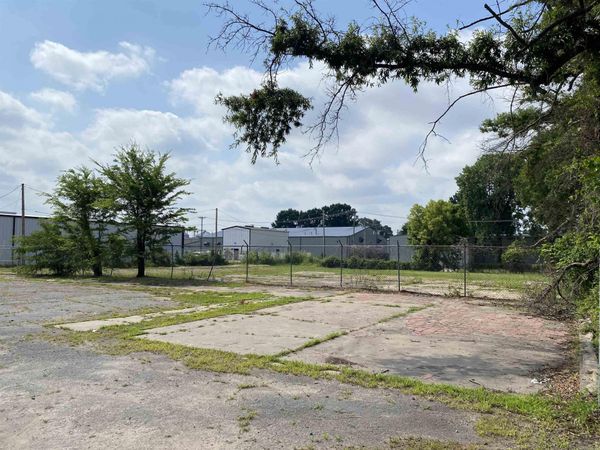 3304 E Broadway Street , North Little Rock, AR 72114