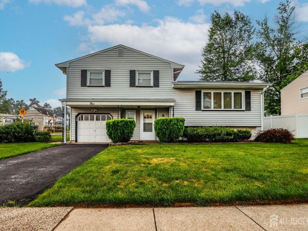 5 Thelma Court , Colonia, NJ 07067