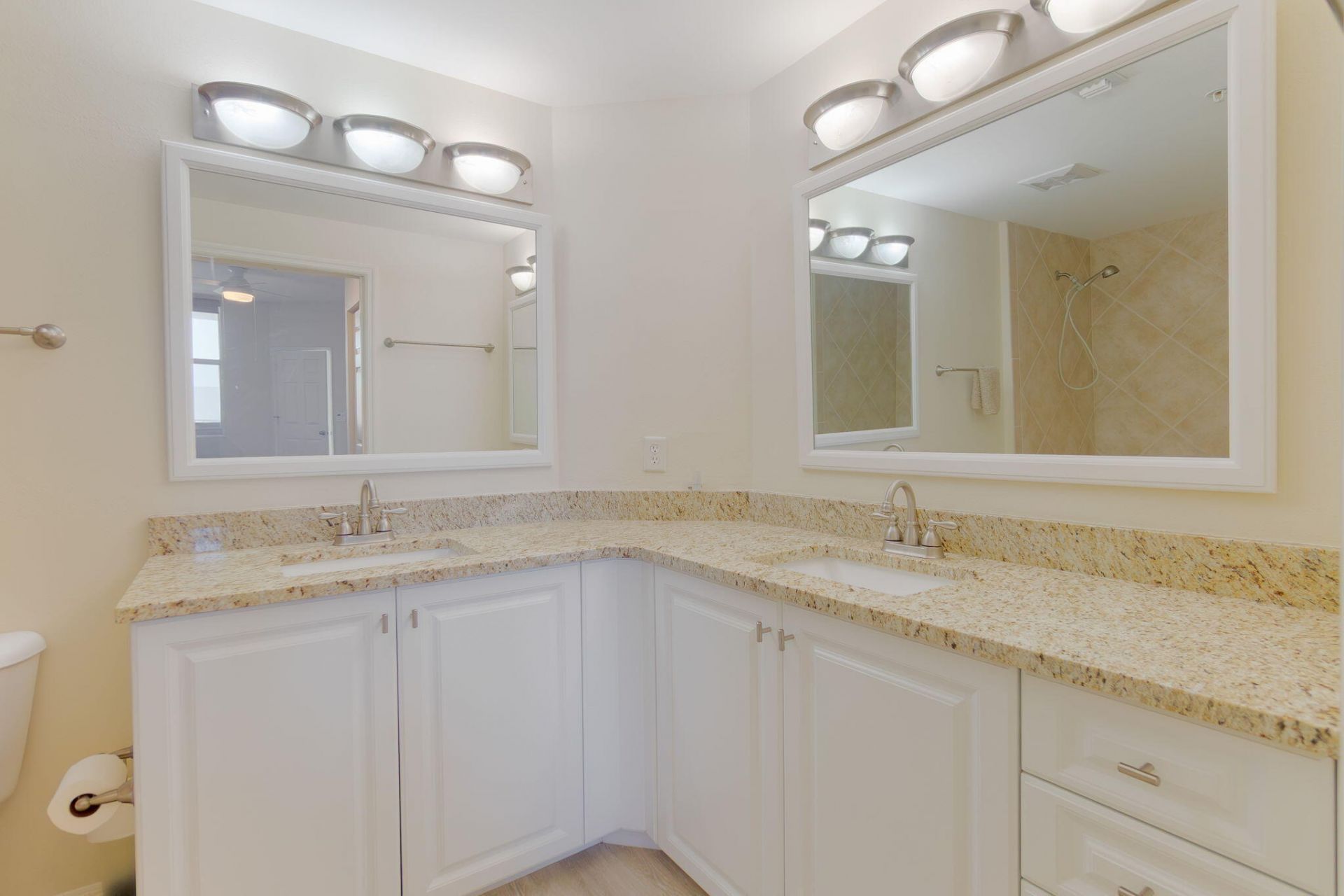 806 E Windward Way, Unit 405, Lantana, FL 33462 Photo