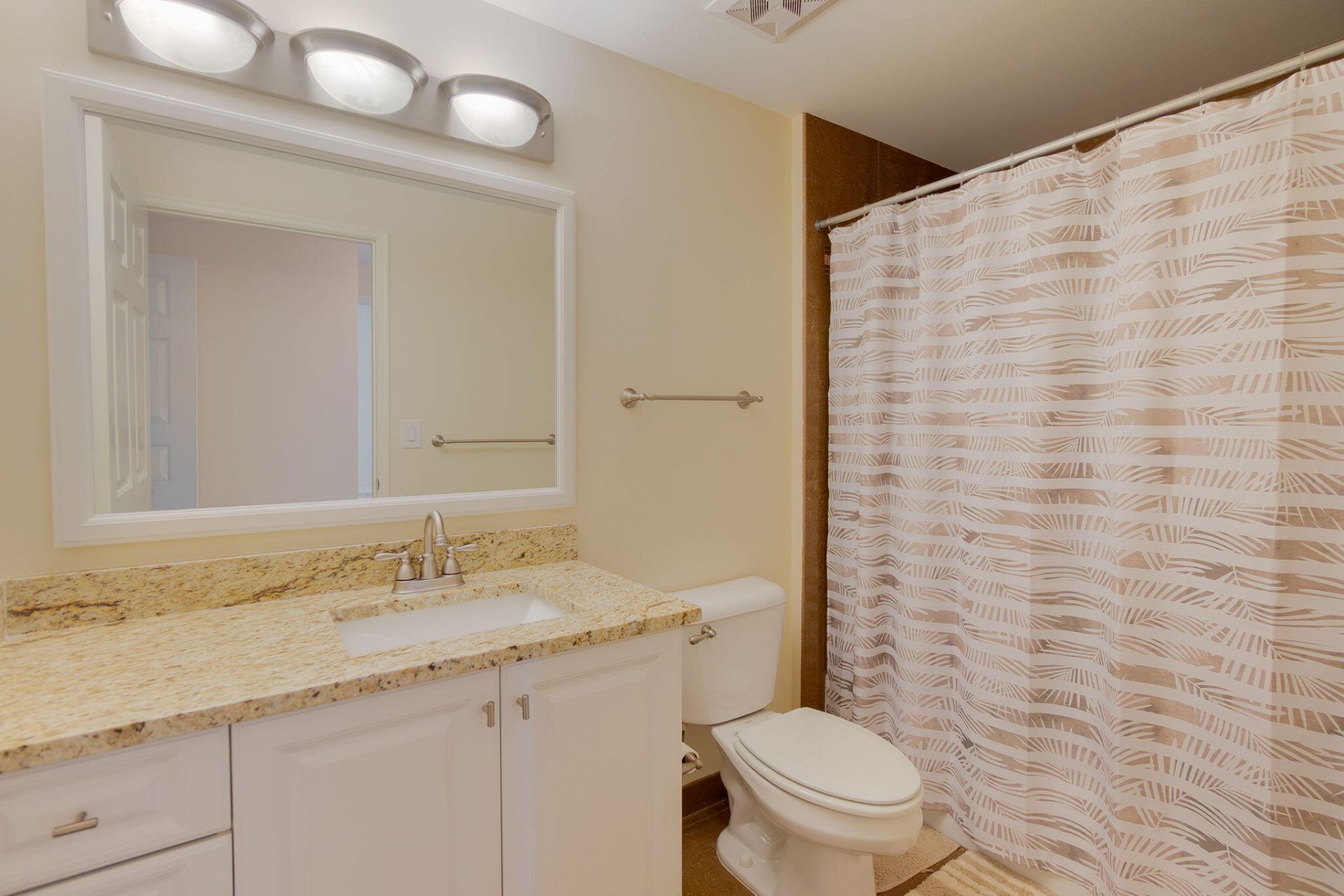 806 E Windward Way, Unit 405, Lantana, FL 33462 Photo