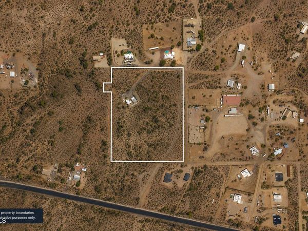 43513 N 261ST Avenue, Morristown, AZ 85342