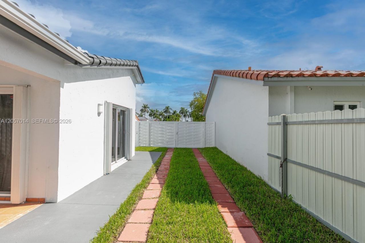 1938 SW 137th Ct, Miami, FL 33175 Photo