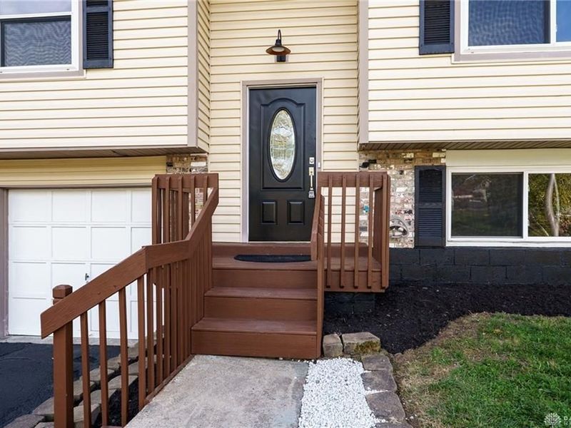 2253 Wienburg Drive, West Carrollton, OH 45439 Photo 2