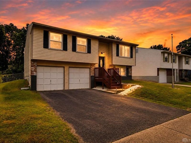 2253 Wienburg Drive, West Carrollton, OH 45439 Photo 3