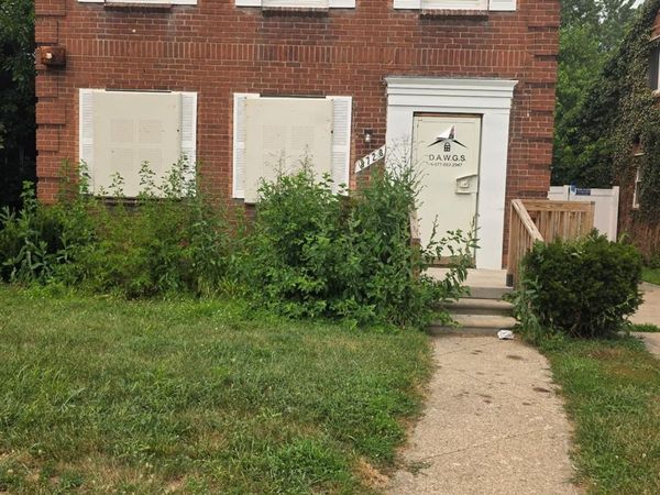 8728 W 7 Mile Road, Detroit, Mi 48221