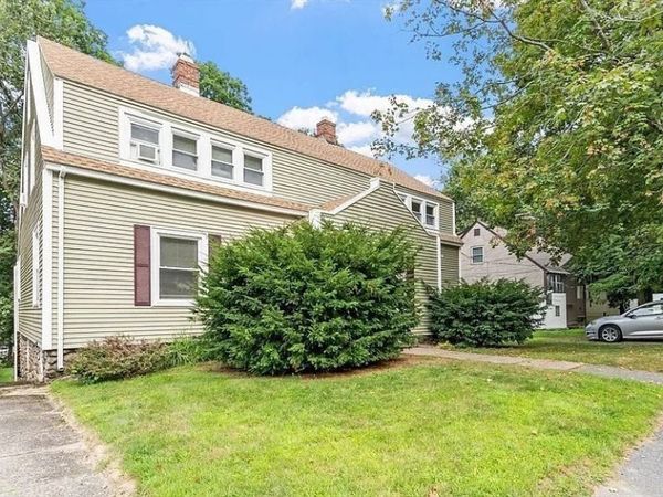 29-31 Rockrimmon Rd, Unit 1R, Worcester, MA 01602