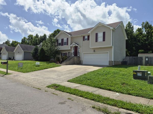 1401 Mutual Dr , Clarksville, TN 37042