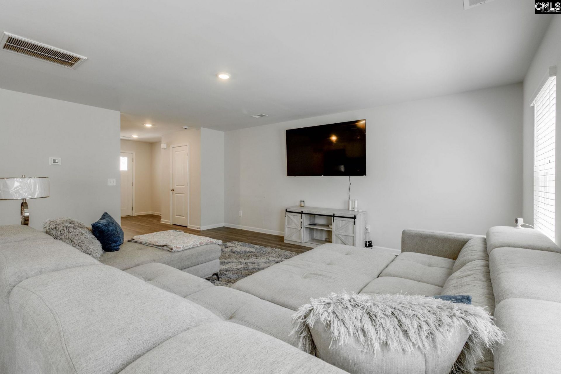 716 Wimbee Court  Photo 7