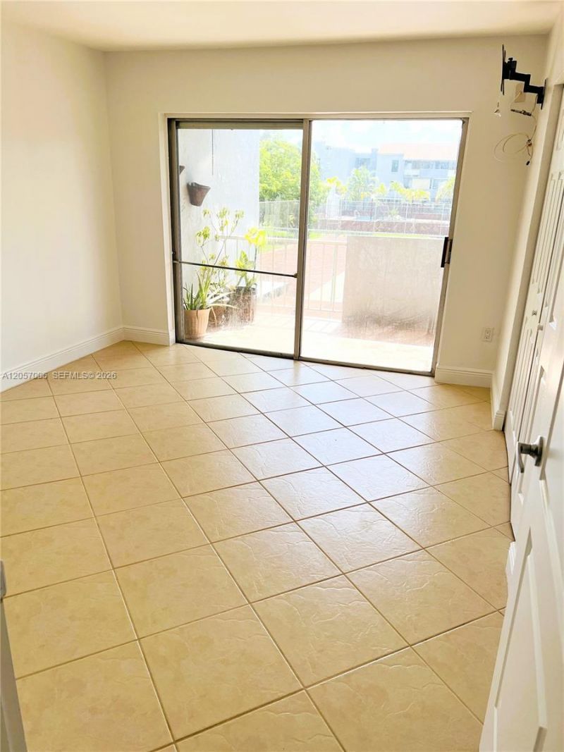 6195 W 18th Ave , Unit G214, Hialeah, FL 33012 Photo